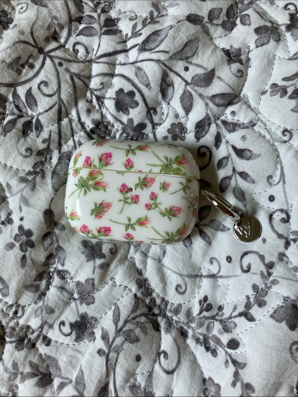 Wildflowers Rose Bud Print AirPods Case with Keyring - White & Pink